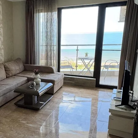 Infinity Sea View Deluxe Апартамент